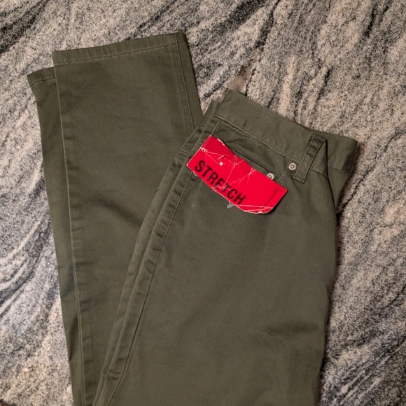 Levi's Women's 512 Stretch Slim Straight Leg Red Tab Pants in Dark Green - Picture 3 of 4